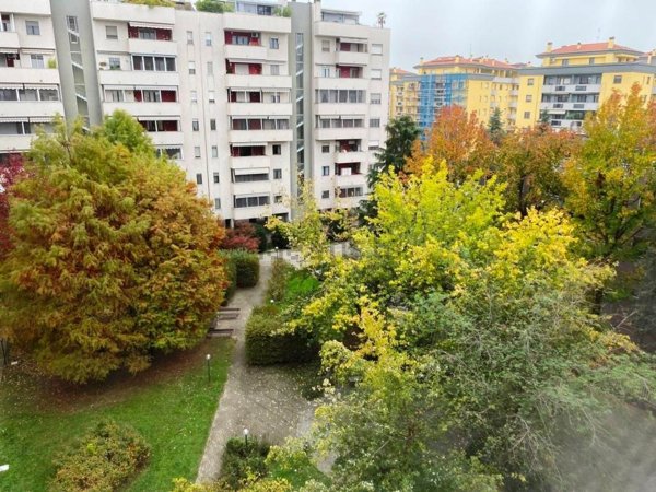 appartamento in vendita a Pieve Emanuele in zona Fizzonasco