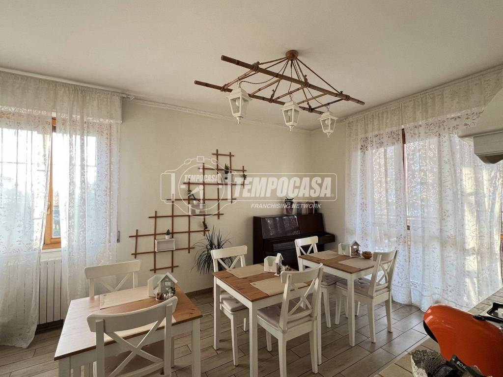 appartamento in vendita a Pieve Emanuele in zona Fizzonasco