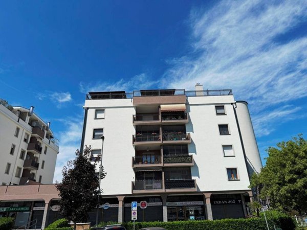 appartamento in vendita a Pieve Emanuele in zona Fizzonasco
