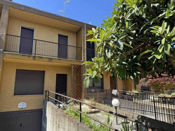 casa indipendente in vendita a Pieve Emanuele