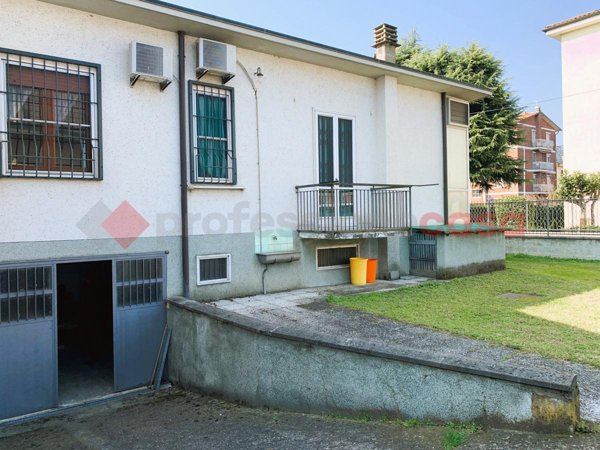 casa indipendente in vendita a Pieve Emanuele