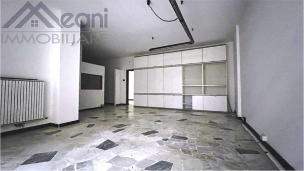 ufficio in vendita a Pieve Emanuele in zona Fizzonasco