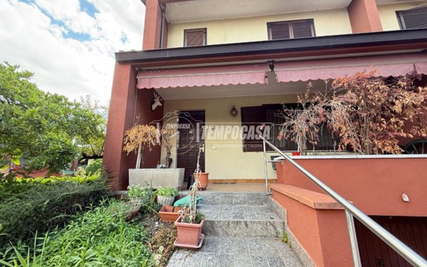 casa indipendente in vendita a Pieve Emanuele