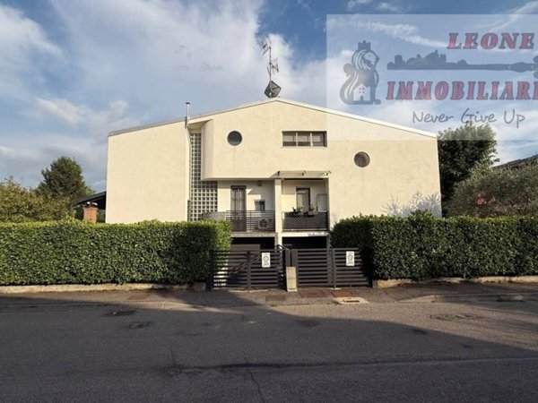 casa indipendente in vendita a Pieve Emanuele