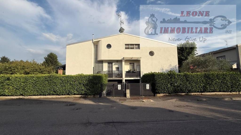 casa indipendente in vendita a Pieve Emanuele