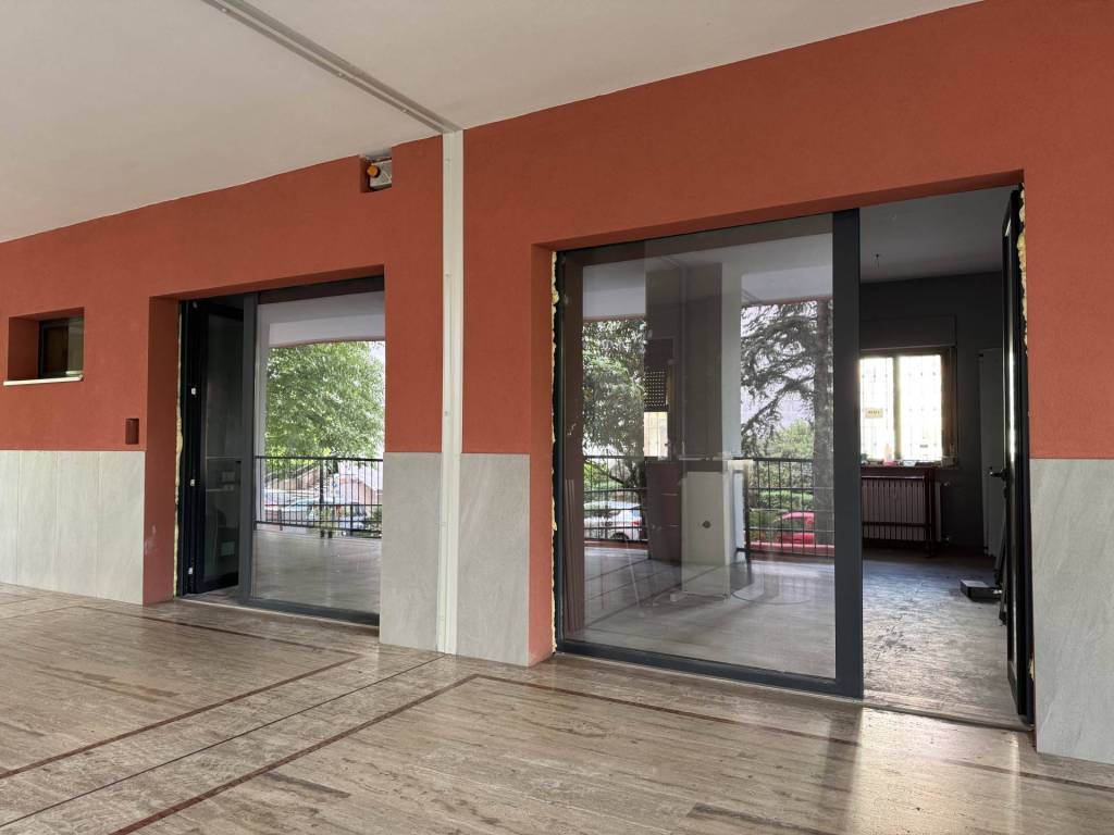 negozio in vendita a Pieve Emanuele