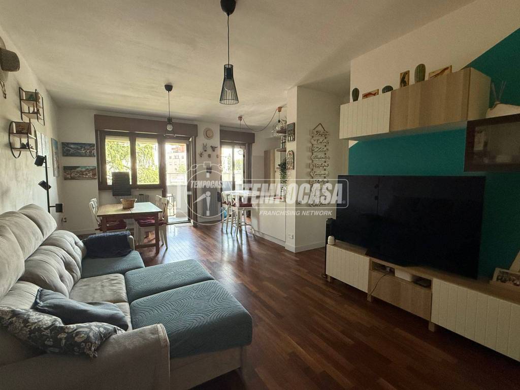 appartamento in vendita a Pieve Emanuele in zona Fizzonasco