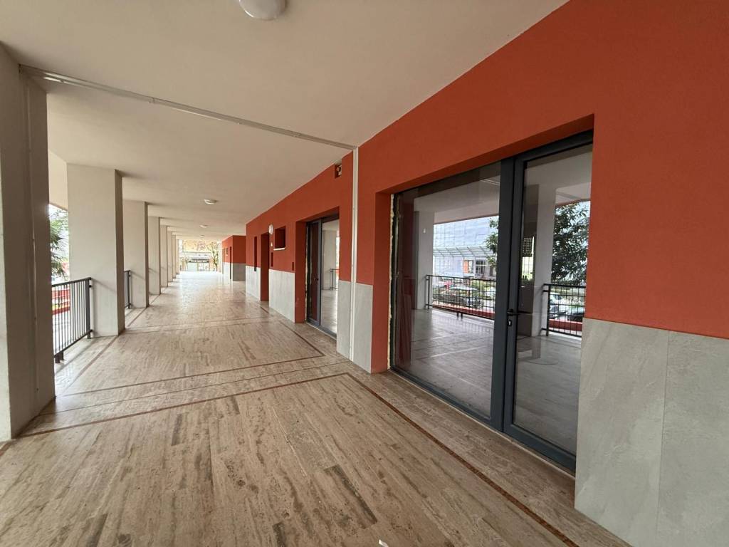 negozio in vendita a Pieve Emanuele