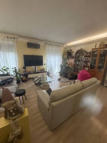 appartamento in vendita a Pieve Emanuele in zona Fizzonasco