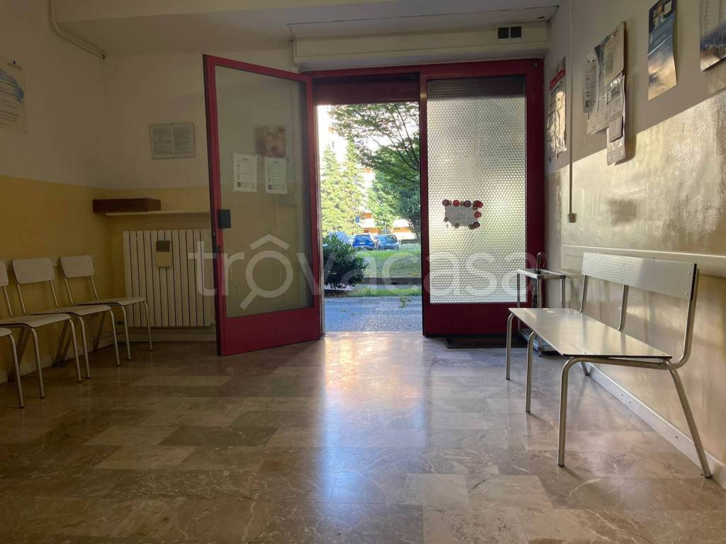 negozio in vendita a Pieve Emanuele