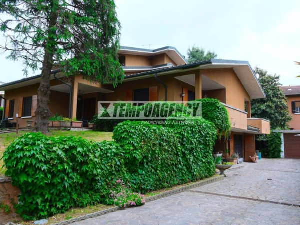 casa indipendente in vendita a Pieve Emanuele