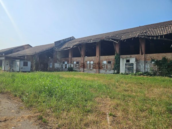 casale in vendita a Pieve Emanuele