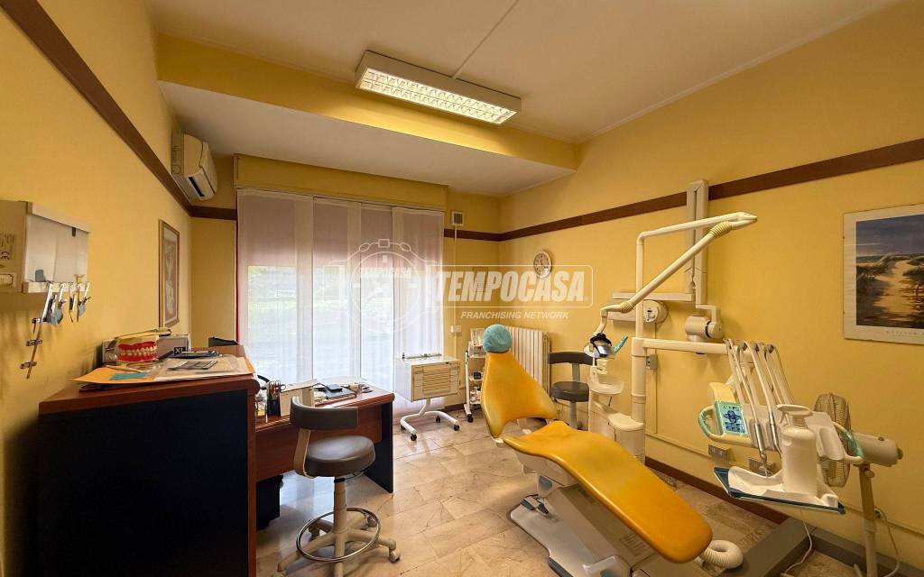 negozio in vendita a Pieve Emanuele