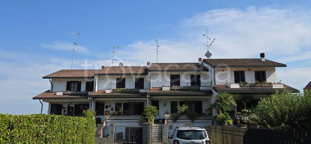 casa indipendente in vendita a Pieve Emanuele in zona Fizzonasco