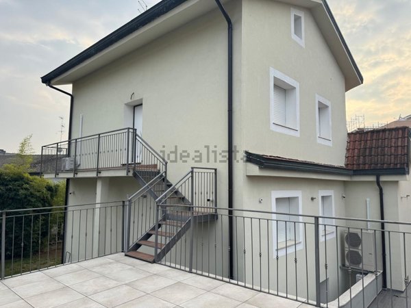 casa indipendente in vendita a Pieve Emanuele