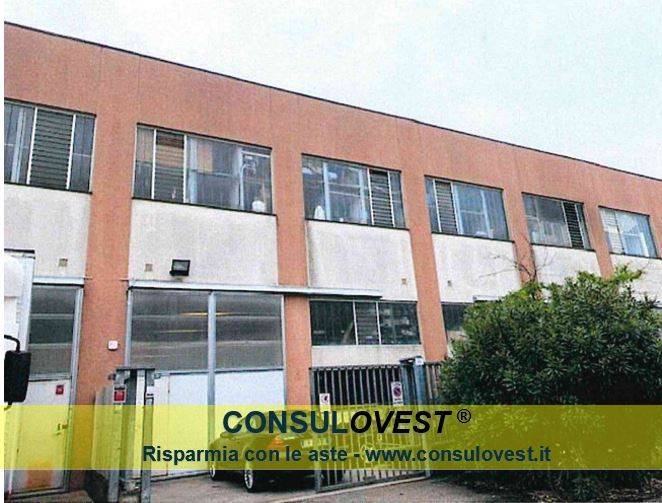 locale commerciale in vendita a Pieve Emanuele