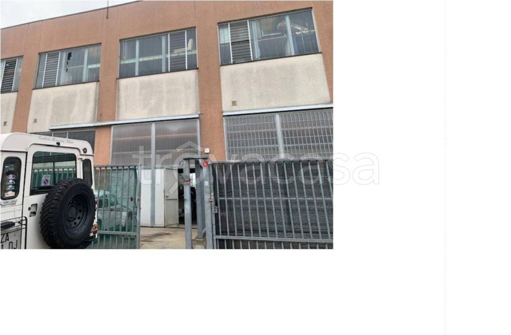 negozio in vendita a Pieve Emanuele