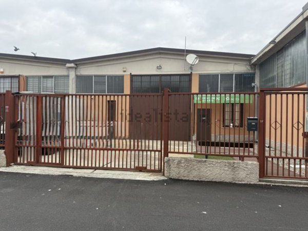 capannone in vendita a Pieve Emanuele in zona Fizzonasco