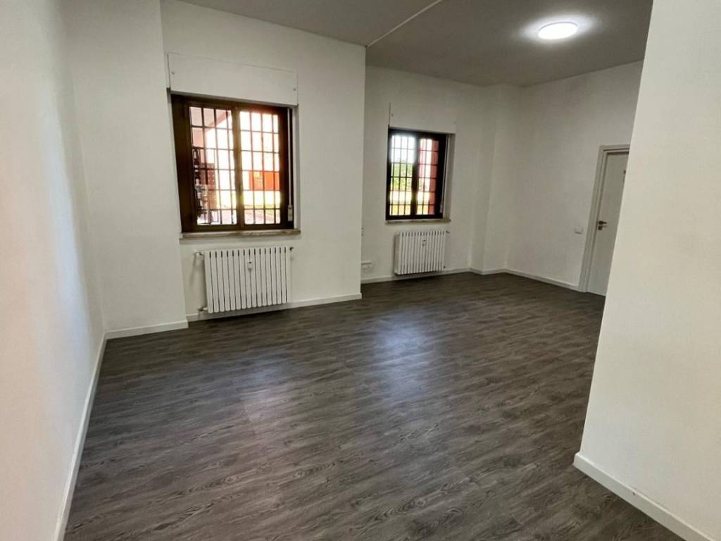 negozio in vendita a Pieve Emanuele