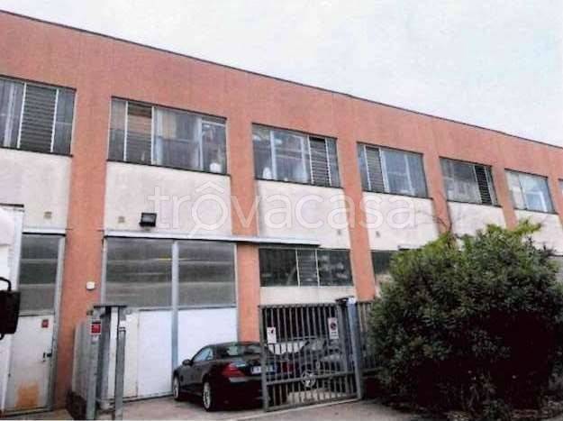 negozio in vendita a Pieve Emanuele