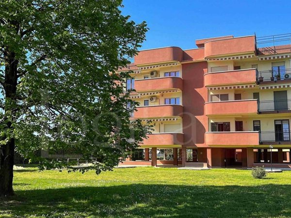 appartamento in vendita a Pieve Emanuele in zona Fizzonasco