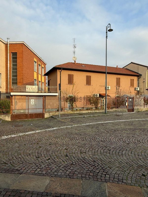 casa indipendente in vendita a Pieve Emanuele