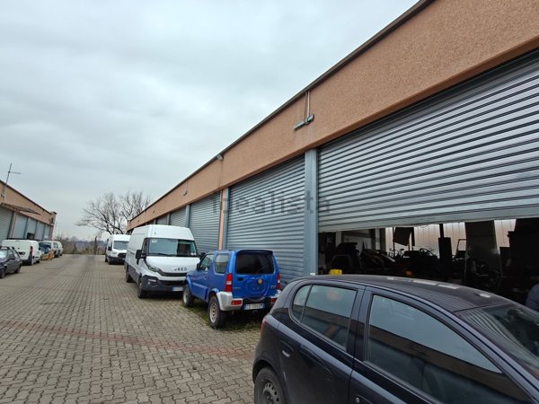 locale di sgombero in vendita a Pieve Emanuele