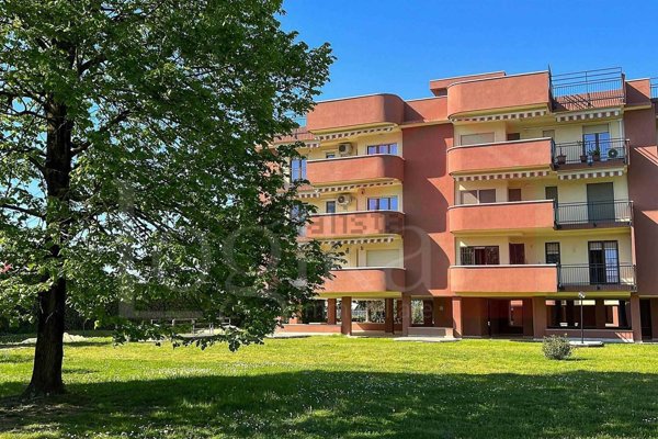 appartamento in vendita a Pieve Emanuele in zona Fizzonasco