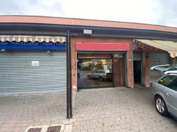 locale commerciale in vendita a Pieve Emanuele