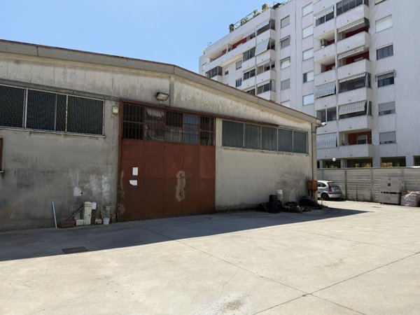 capannone in vendita a Pieve Emanuele