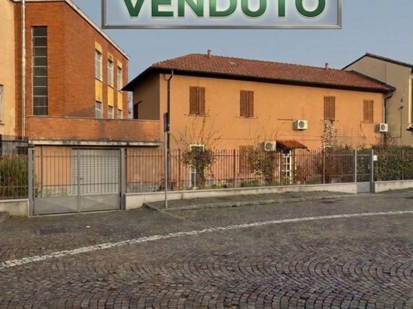 casa indipendente in vendita a Pieve Emanuele