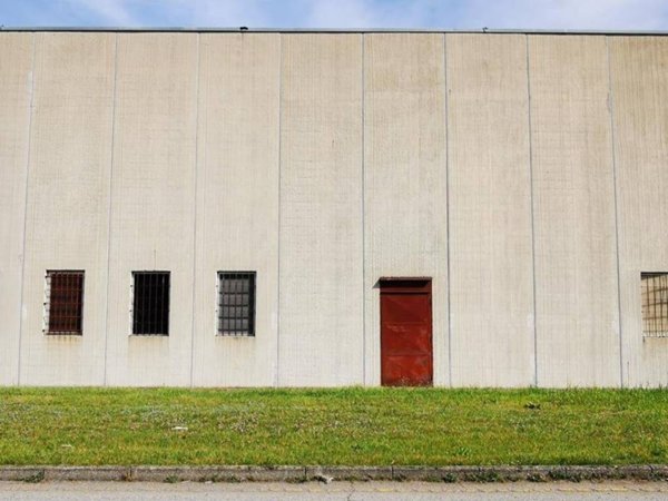 locale commerciale in vendita a Pieve Emanuele