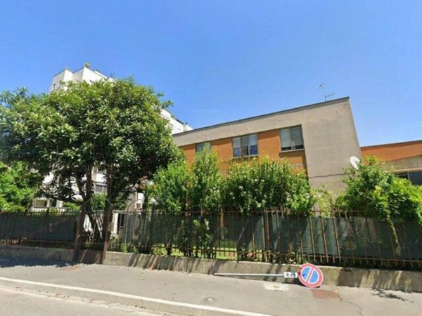 negozio in vendita a Pieve Emanuele in zona Fizzonasco