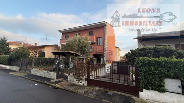 appartamento in vendita a Pieve Emanuele in zona Fizzonasco