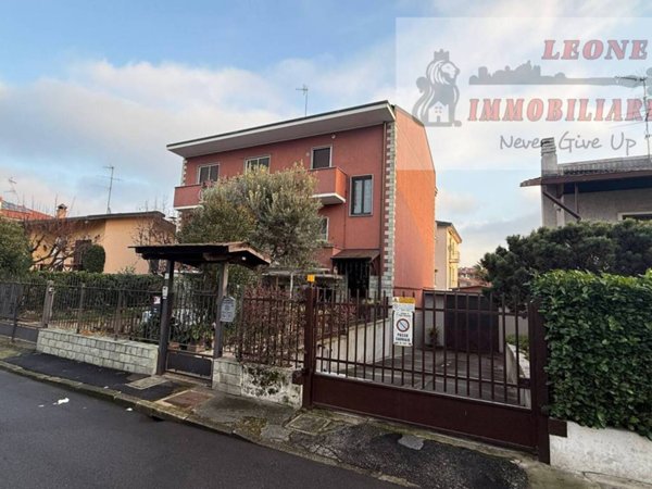 appartamento in vendita a Pieve Emanuele in zona Fizzonasco