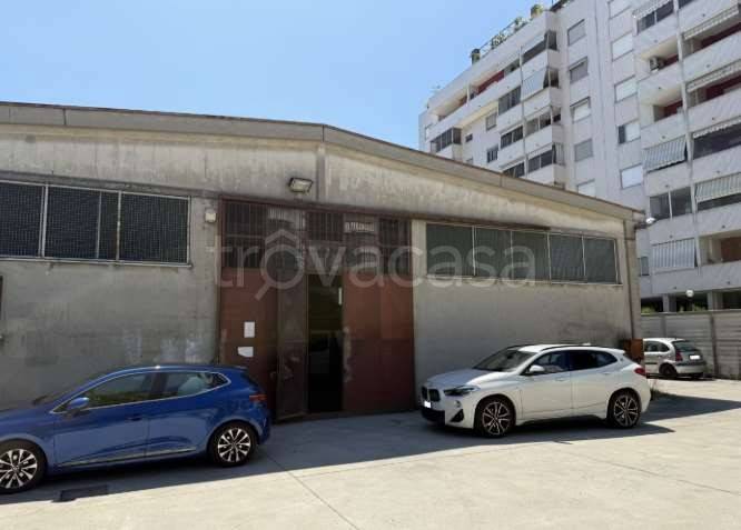 capannone in vendita a Pieve Emanuele in zona Fizzonasco