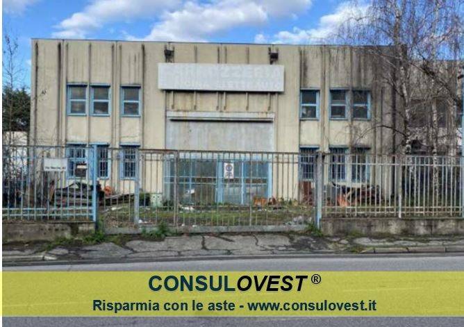locale commerciale in vendita a Pieve Emanuele in zona Fizzonasco