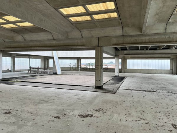 ufficio in vendita a Pieve Emanuele