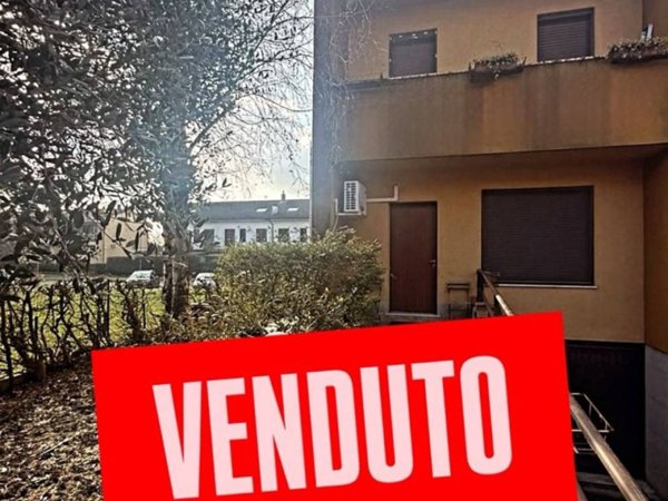 casa indipendente in vendita a Pieve Emanuele