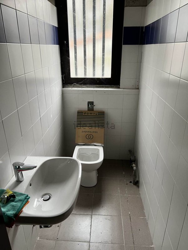 locale commerciale in vendita a Pieve Emanuele