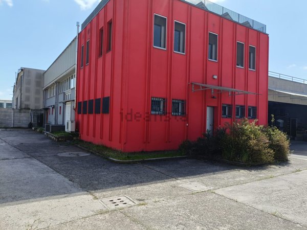 appartamento in vendita a Pieve Emanuele in zona Fizzonasco