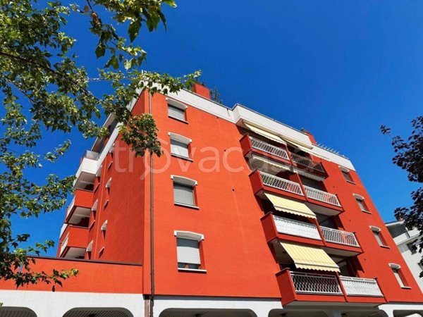 casa indipendente in vendita a Pieve Emanuele in zona Fizzonasco