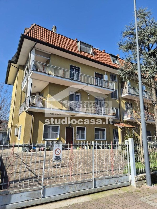 appartamento in vendita a Pieve Emanuele in zona Fizzonasco