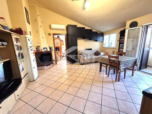 appartamento in vendita a Pieve Emanuele in zona Fizzonasco