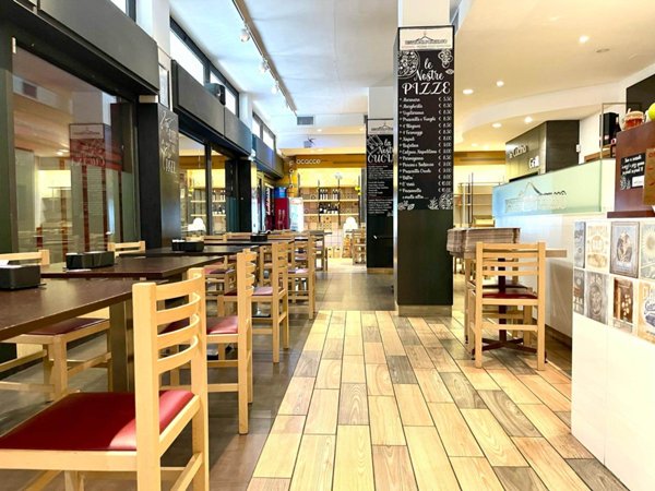 negozio in vendita a Pieve Emanuele