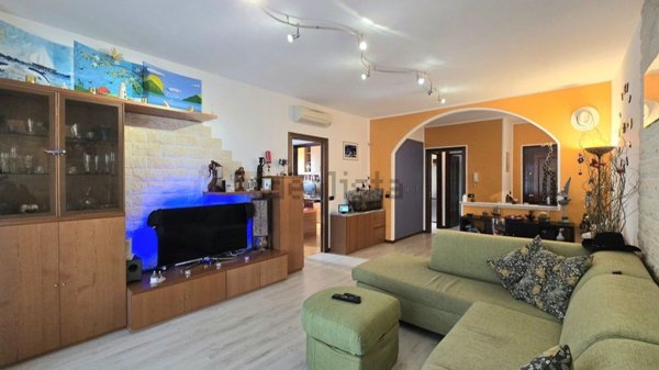 appartamento in vendita a Pieve Emanuele in zona Fizzonasco