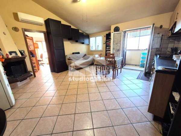 appartamento in vendita a Pieve Emanuele in zona Fizzonasco