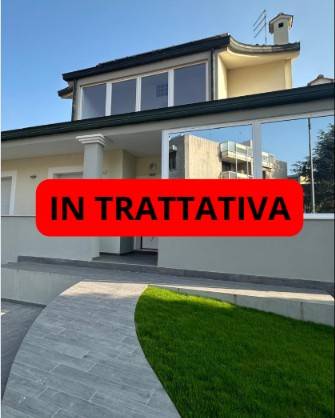 casa indipendente in vendita a Pieve Emanuele in zona Fizzonasco