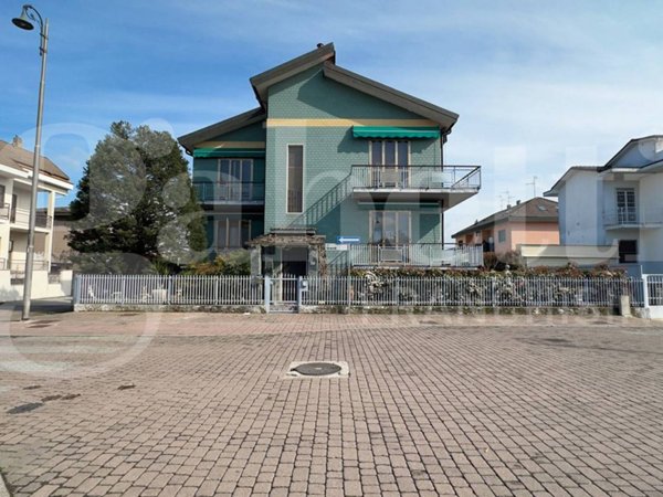 casa indipendente in vendita a Pieve Emanuele in zona Fizzonasco