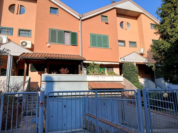 casa indipendente in vendita a Pieve Emanuele